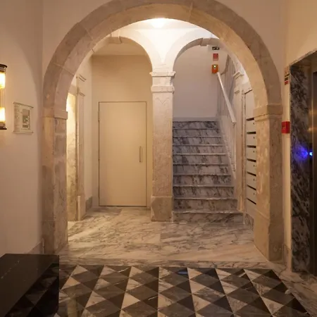 Flh Downtown Classic Luxus Apartamento *